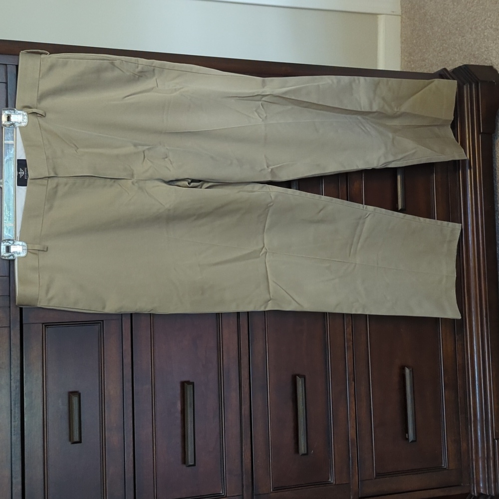 Dockers essential khaki men's pants
